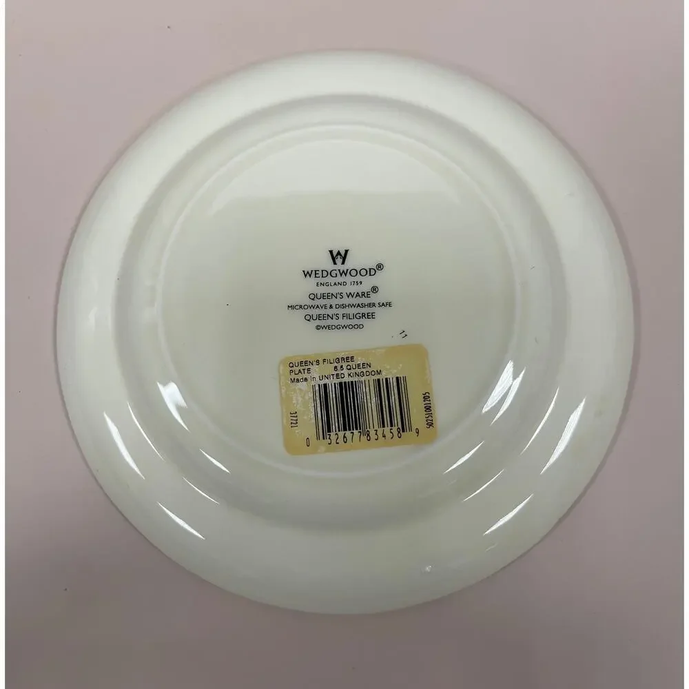 Wedgwood Queen's Ware Queen's Filigree Plate. KK412